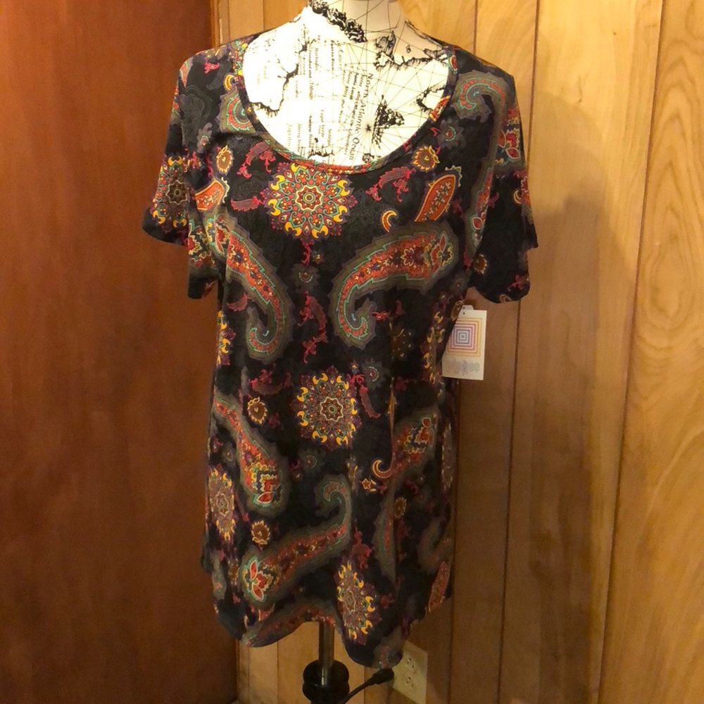 NWT Lularoe Classic Tee 2XL Black Grey Paisley